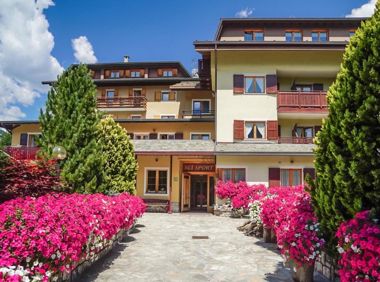 Sci Sport Rooms & Suites Bormio Bagian luar foto